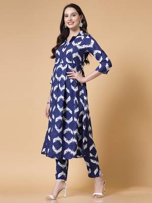 Women rayon printed aline kurta with pant set 3