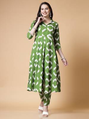 Women rayon printed aline kurta with pant set 1