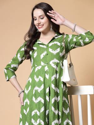 Women rayon printed aline kurta with pant set 4