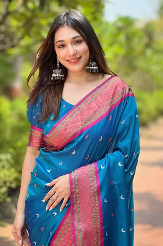 Blue zari woven silk women's saree with blouse piece
