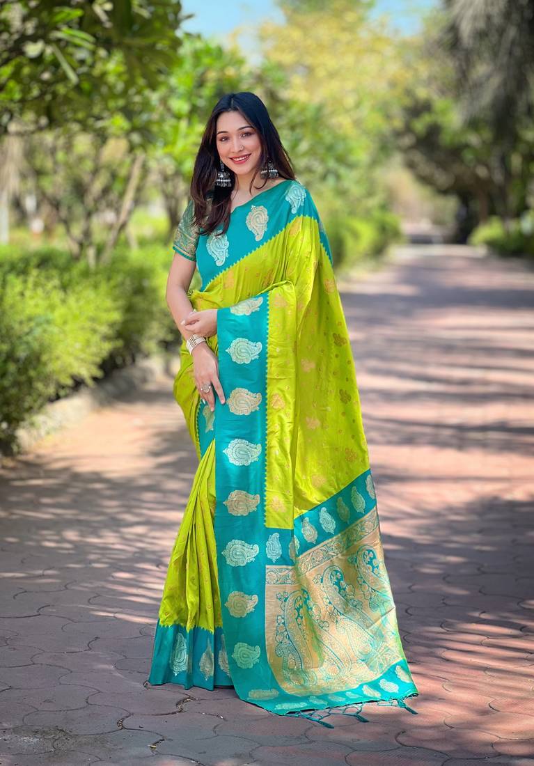 Parrot green zari woven silk women's saree with blouse piece