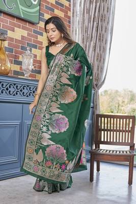 Green silk blend sarees with blouse 3