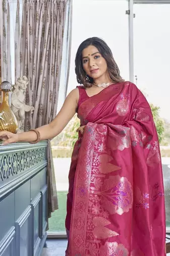 Pink silk blend sarees with blouse