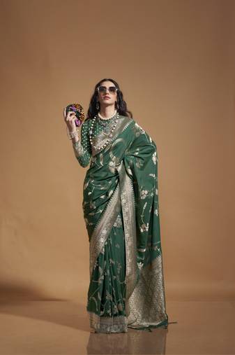 Green Woven Pure Georgette Saree With Unstitched Blouse Piece