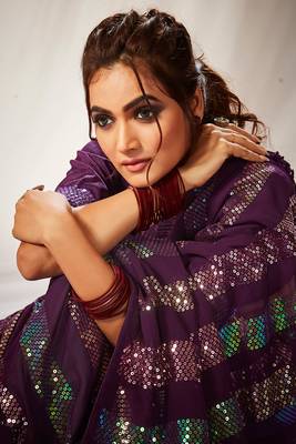 Women embellished sequinned celebrity saree 3