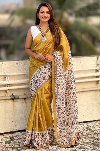 Mustard floral print silk saree with unstitched blouse piece