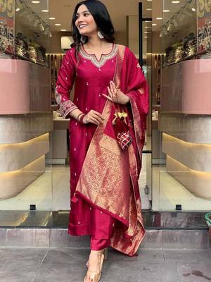 Magenta viscose chanderi heavy thread embroidery work with jacquard woven dupatta kurta pant set 1