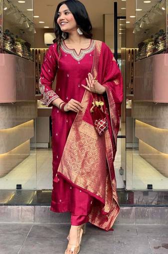 Magenta viscose chanderi heavy thread embroidery work with jacquard woven dupatta kurta pant set