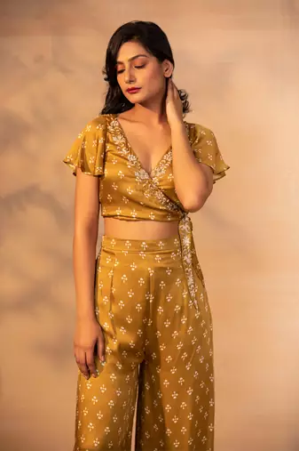 Musturd crop top and pant