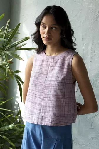 Plum frost top