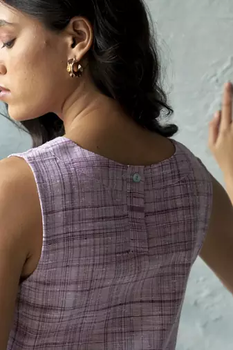 Plum frost top
