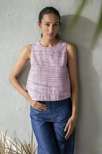 Plum frost top