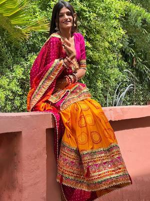 Pink bandhani print silk saree  with lace border and unstitched blouse piece 3