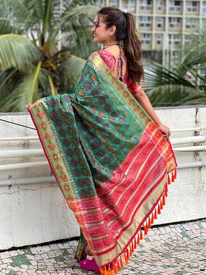 Green patola silk saree with unstitched blouse piece 2