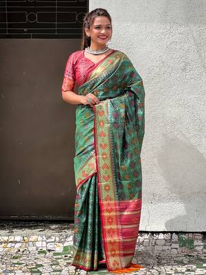 Green patola silk saree with unstitched blouse piece 3