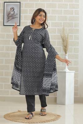Black women printed aline kurta pant with dupatta set 3
