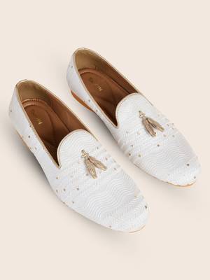 Tanny shoes men's fabric material all over embroidery white  slip on jutti 3