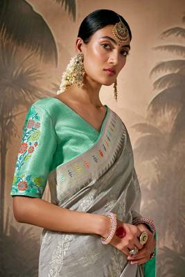 Grey silk jacquard woven saree with blouse 2
