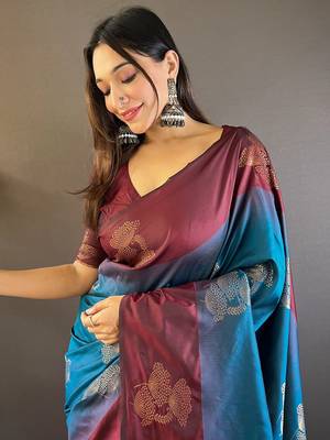 Blue soft silk saree with unstitched blouse piece 3