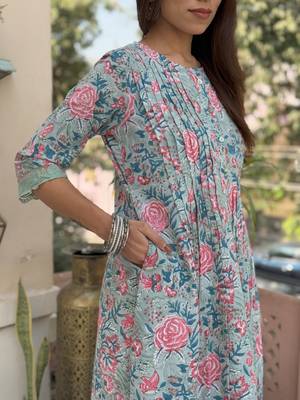 Green cotton block printed kurta set 4