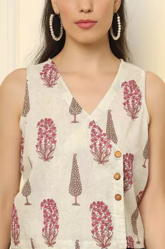  white and pink cotton sleeve less wrap top