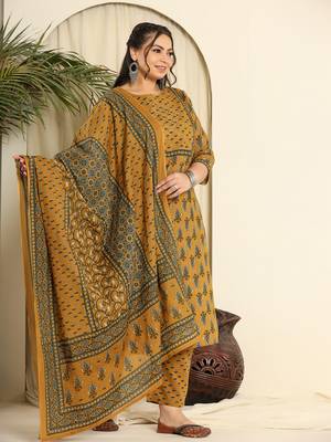  mustard pure cotton kantha work kurta dupatta pant set with handwork 2