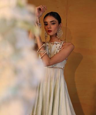 Mint green embellished kurta set 5