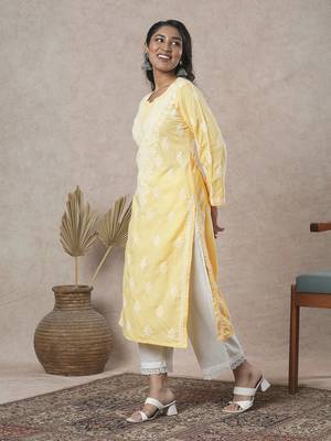 hand embroidered yellow cotton lucknowi chikankari straight kurta  3