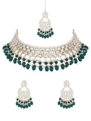 gold plated traditional kundan & pearl choker necklace jewellery set  2