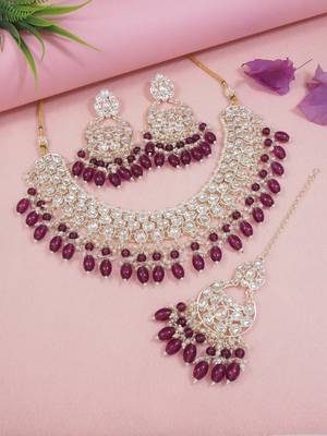 gold plated traditional kundan & pearl choker necklace jewellery set 1