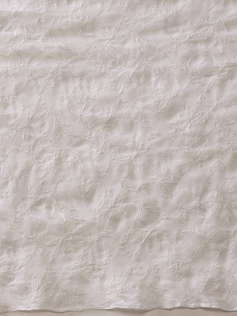 hand embroidered white georgette lucknowi chikankari saree with blouse 