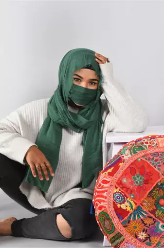 Wrap My Hijab Crinkle Cotton Hijab Plain Green Daily Wear Includes Mask