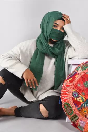 Wrap My Hijab Crinkle Cotton Hijab Plain Green Daily Wear Includes Mask