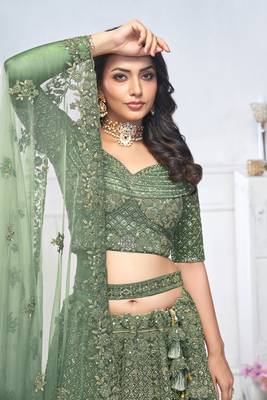 Graceful Green bridal wear lehenga 2