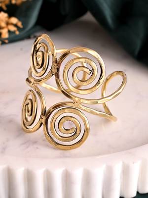 Stylish gold spiral open cuff bracelet for women 2
