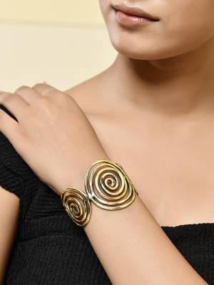 Gold-plated spiral cuff bracelet for women 1