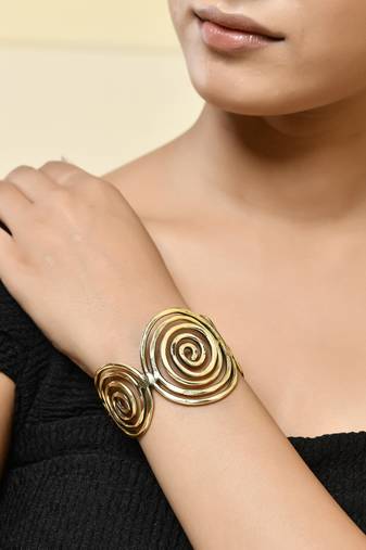 Gold-plated spiral cuff bracelet for women