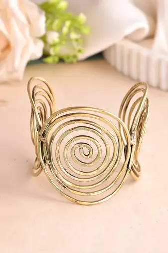 Gold-plated spiral cuff bracelet for women