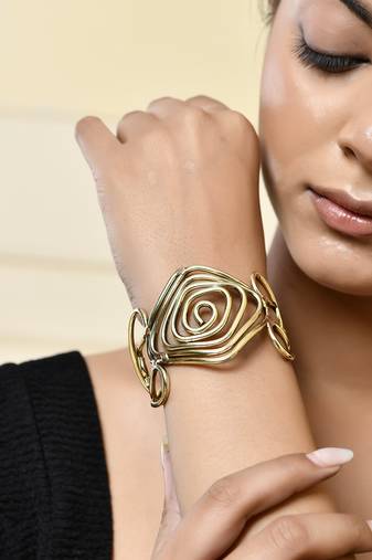 Stylish gold spiral open cuff bracelet for women