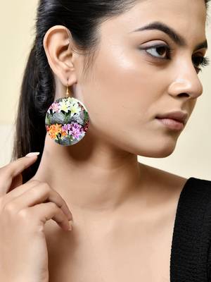 Floral print round earrings 1