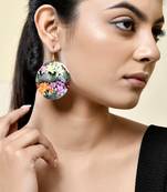 Floral print round earrings