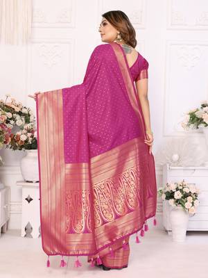 Pink Tanya sudarshan banarasi style silk bland zari weaving border Saree with Blouse 4