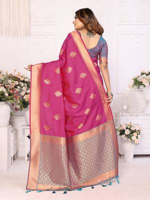Pink Lichi Soft Silk bland Jari Weaving Border & Rich Pallu With Contrast Blouse 4