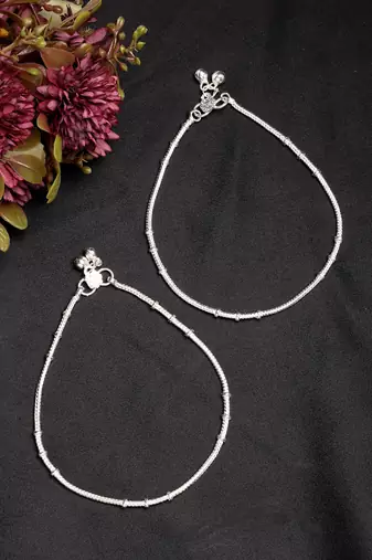  women's pair of 4 silver-plated anklets