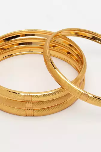  women's set of 4 gold-plated traditional bangles