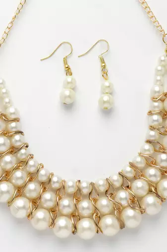  women's gold-plated white pearl-beaded handcrafted jewellery set