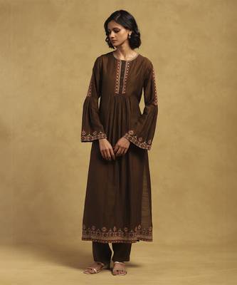 Brown kyesha kurta with pant 1