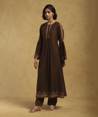 Brown kyesha kurta with pant 2