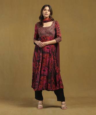 Red hriday kurta with pant and dupatta 1