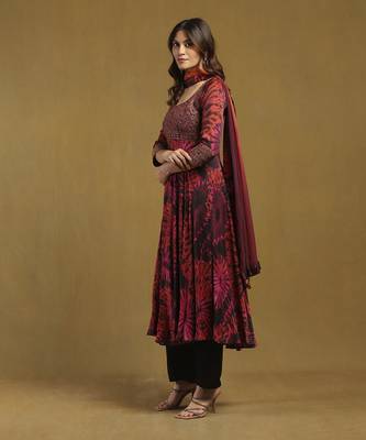 Red hriday kurta with pant and dupatta 2